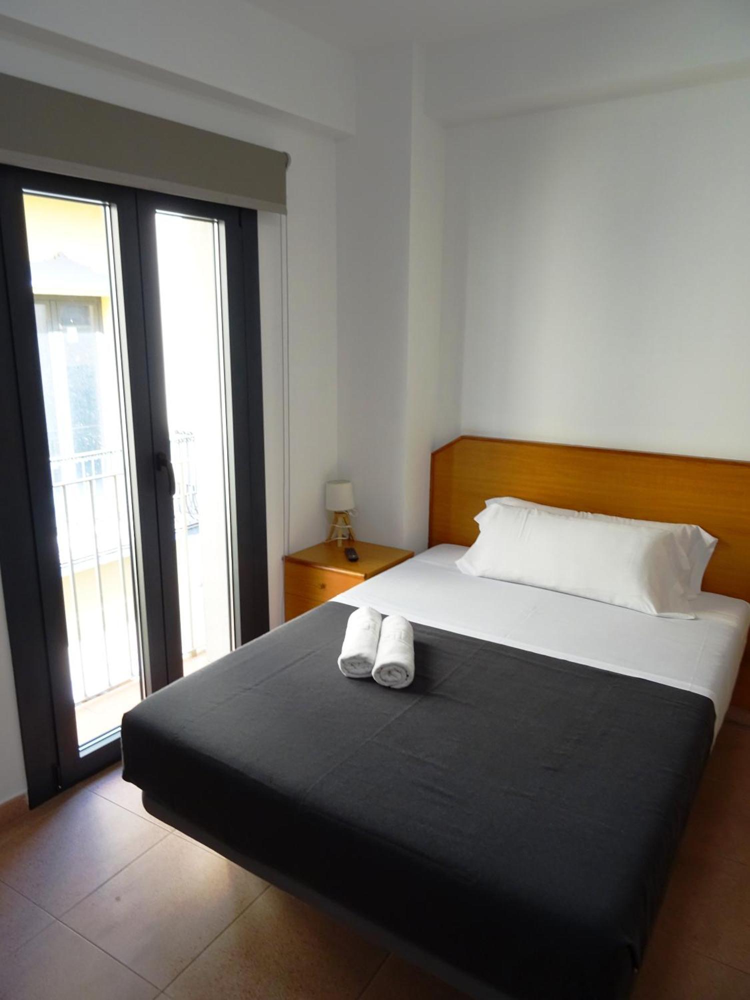 Center Plaza Figueres Apartment Фигерас Екстериор снимка