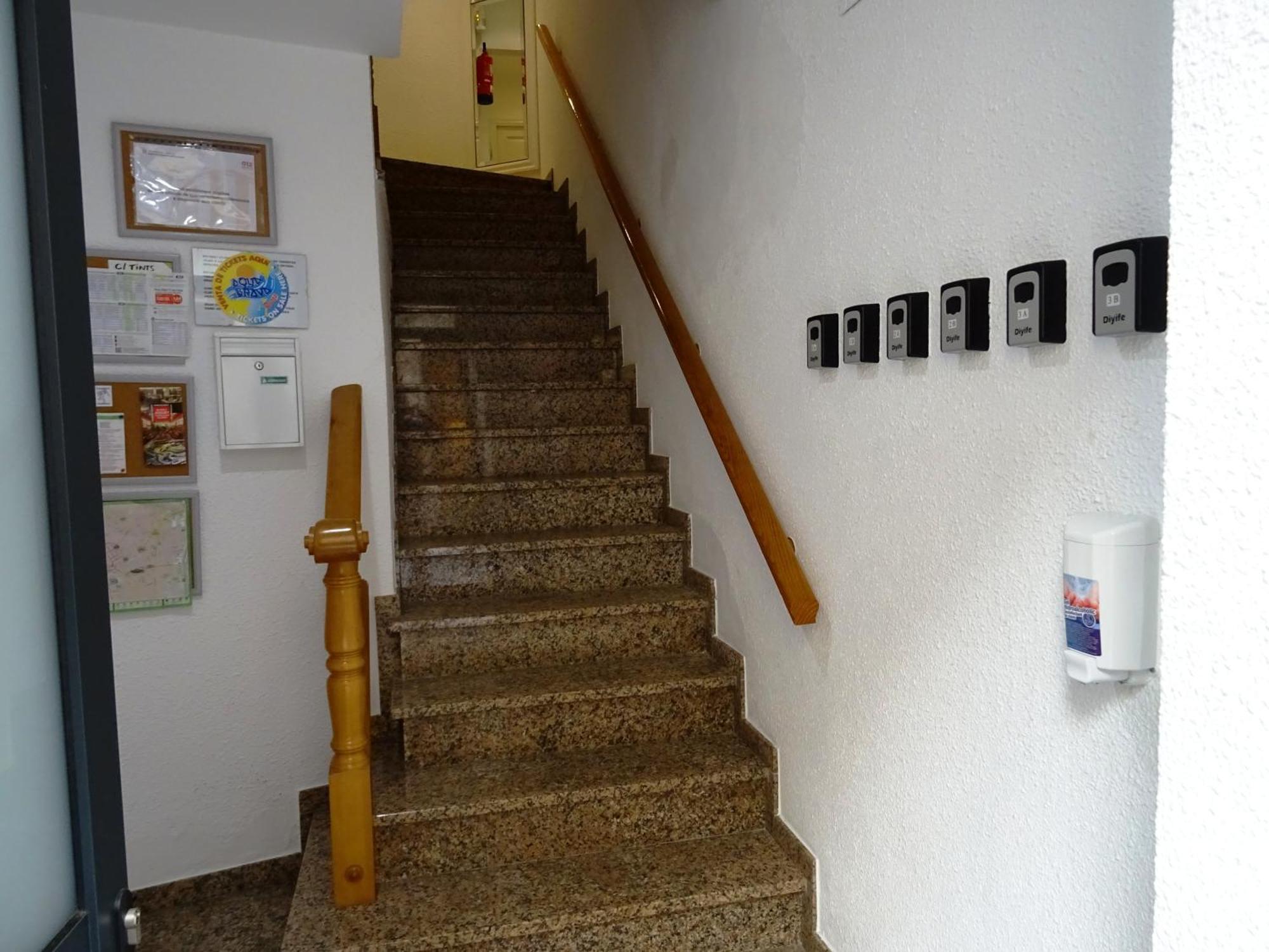 Center Plaza Figueres Apartment Фигерас Екстериор снимка
