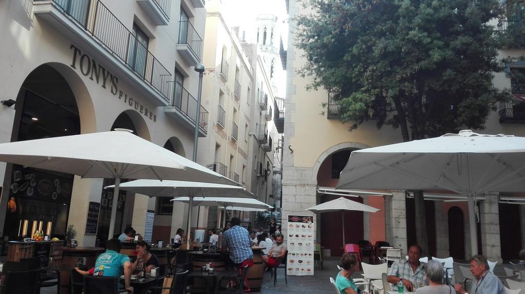 Center Plaza Figueres Apartment Фигерас Екстериор снимка