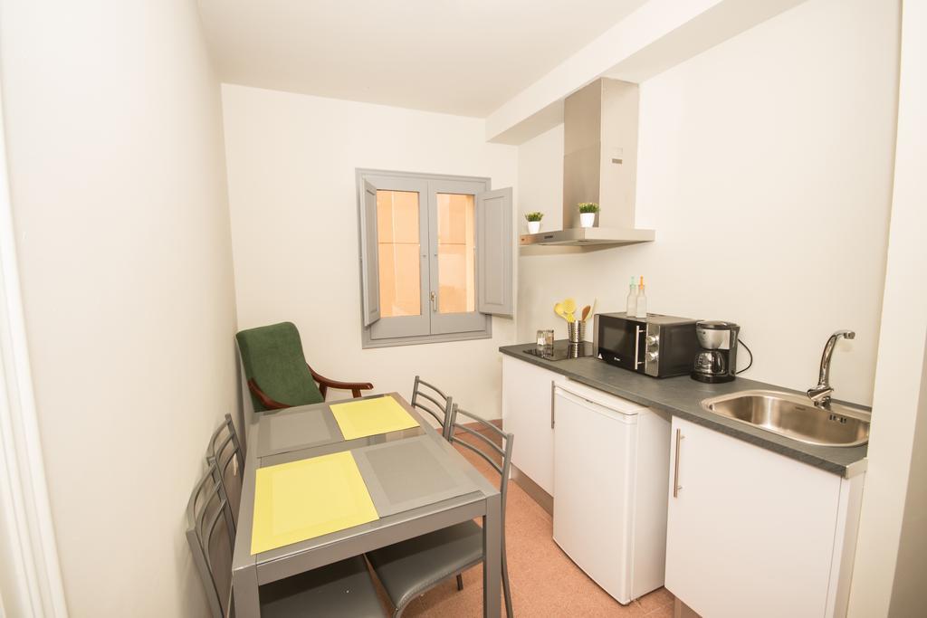 Center Plaza Figueres Apartment Фигерас Екстериор снимка